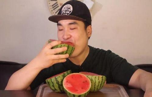 济宁网红吃瓜事件是真的吗,济宁网红吃瓜事件真相揭秘  第2张